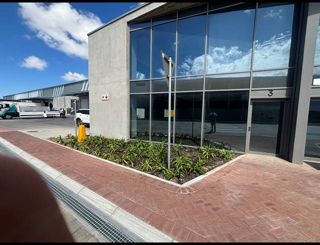 4,375M² WAREHOUSE TO LET IN BLACKHEATH INDUSTRIAL